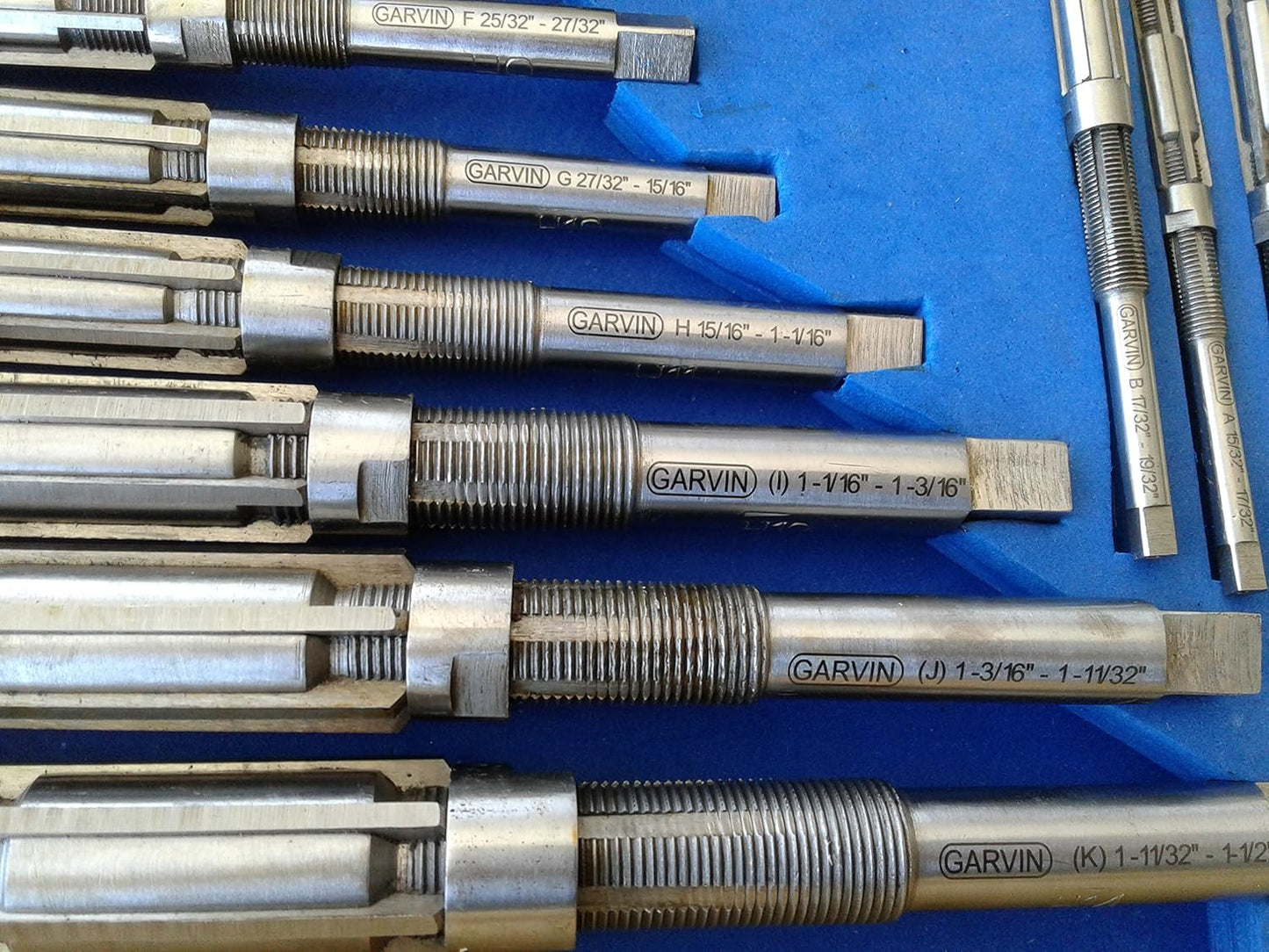 CME - Juego de escariador de mano ajustable de 11 piezas, acero de alta velocidad M2, 15/32"-17/32" a 1 11/32"-1 1/2", flauta recta