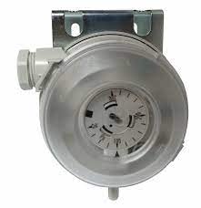 Interruptor de presión diferencial para monitorear la presión de aire en HVAC, filtros de aire y salas limpias Modelo: QBM81-3