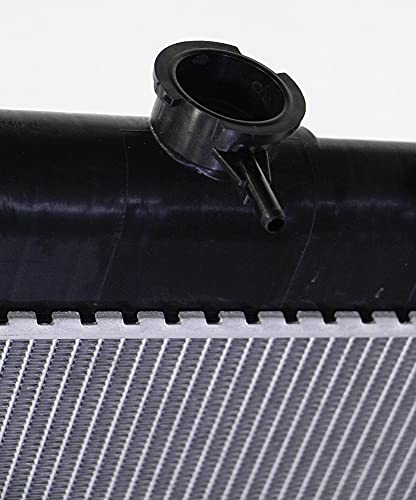 Radiador de repuesto para 2005 2006 2007 Hino Trucks 145, 165, 185 16400E0220