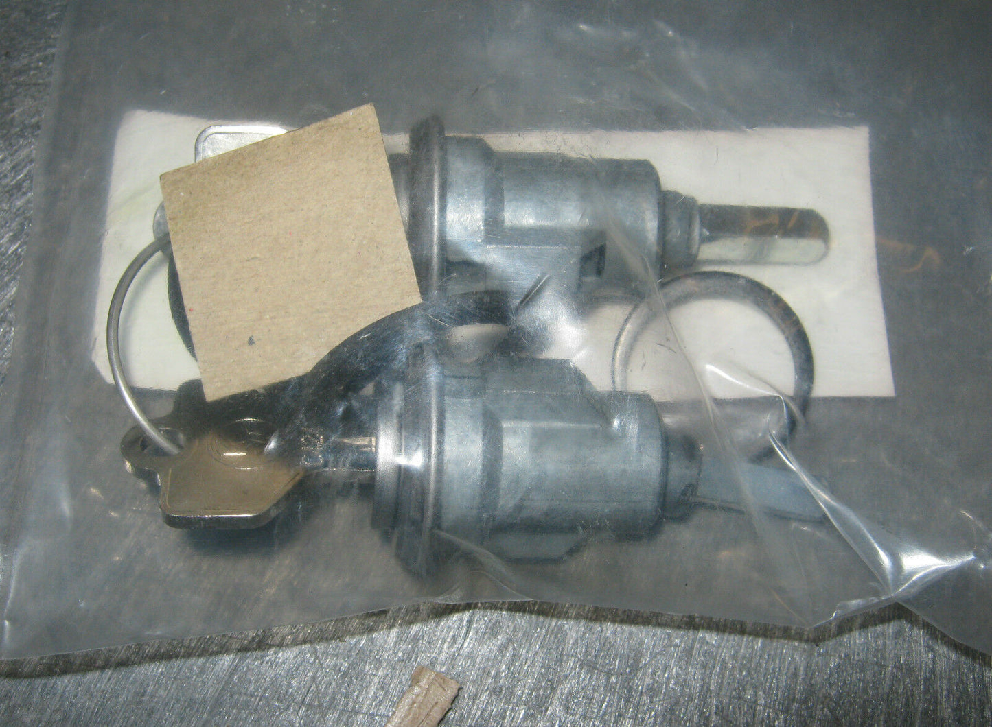 SET of KENWORTH KEYED DOOR LOCKS part # 30GN15