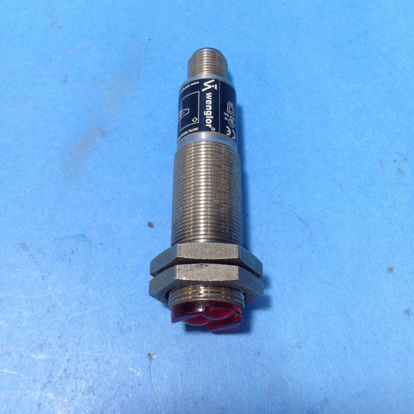 WENGLOR HD11PA3-25 a + 60 grados C, 30 MA, luz ROJA, 10-30 VCC, con supresión de fondo, sensor de reflejo, frecuencia de conmutación de 600 Hz, IP67, rango de 120 mm