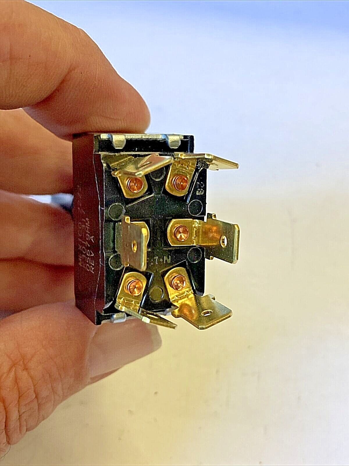 GENUINE OEM PACCAR KENWORTH MOMENTARY TOGGLE SWITCH ~~ K301-317