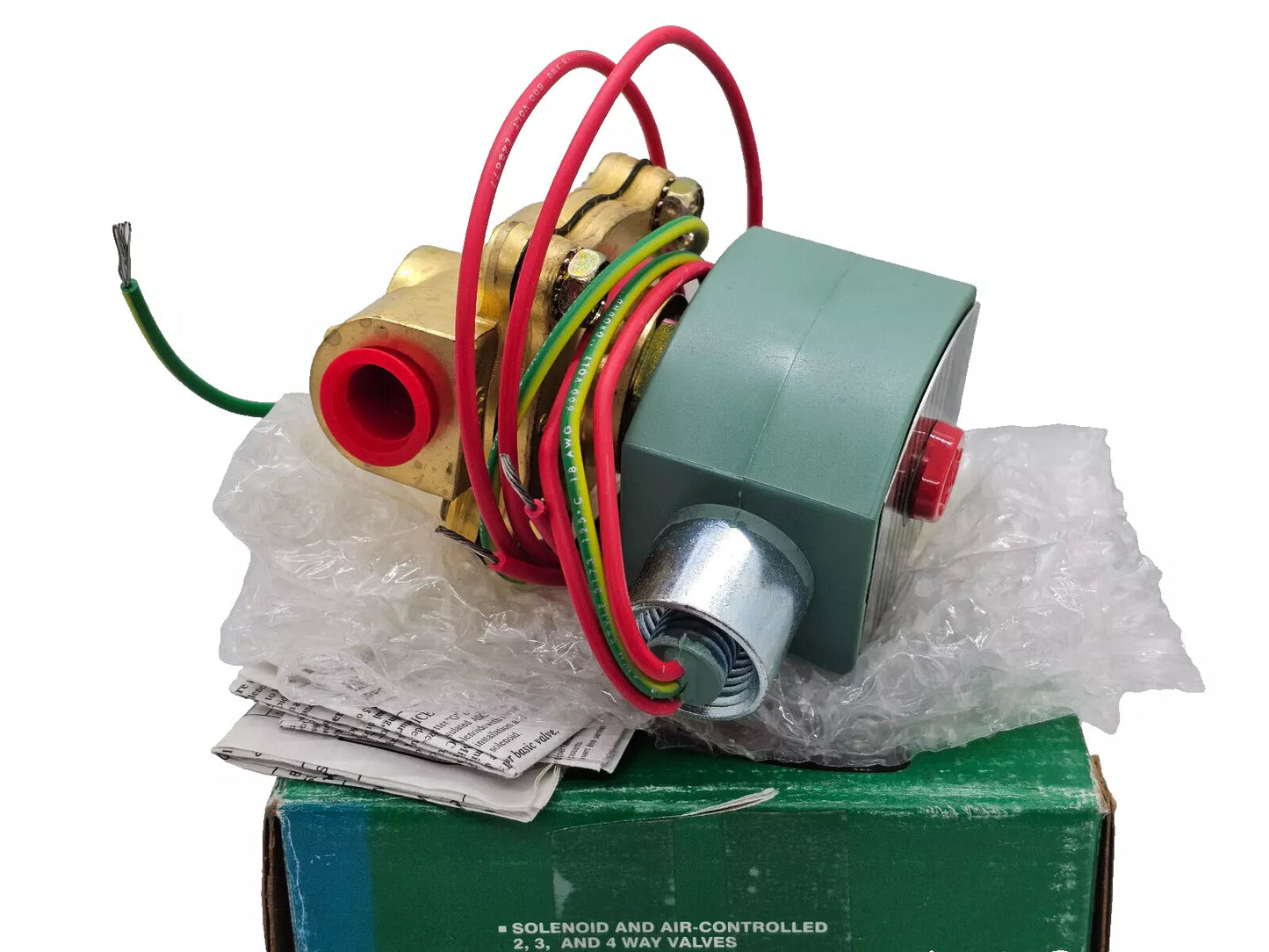 válvula solenoide Asco 8210G93 Red-Hat de 3/8" NPT, 150 PSI. Latón, 2 vías