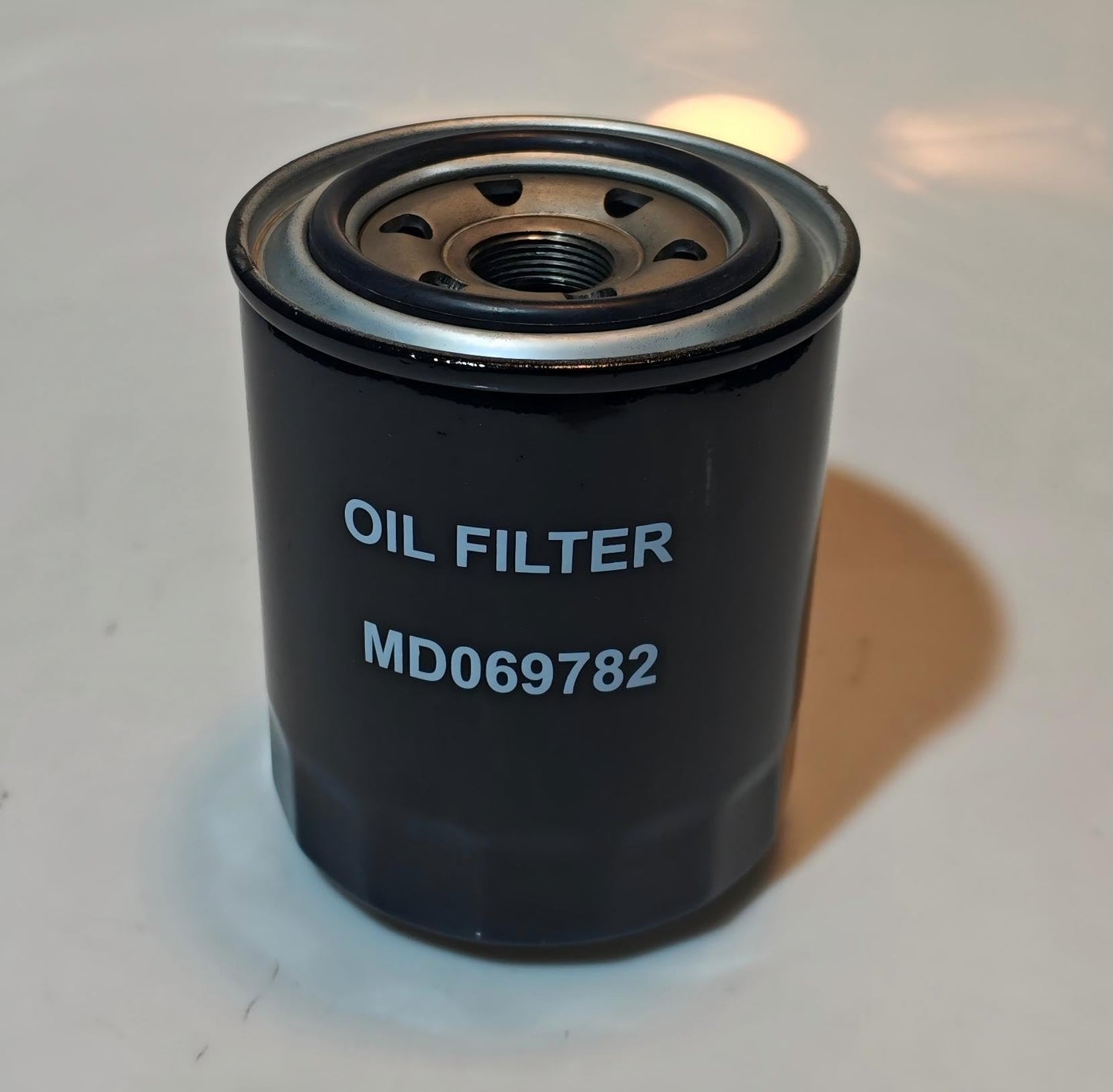 MD069782 Filtro de aceite giratorio aplicable al motor L4-2.3L-140 4D56 compatible con Ford - RANGER BRONCO II compatible con Mitsubishi - TRITON PAJERO TRITON MN MQ compatible con Hyundai