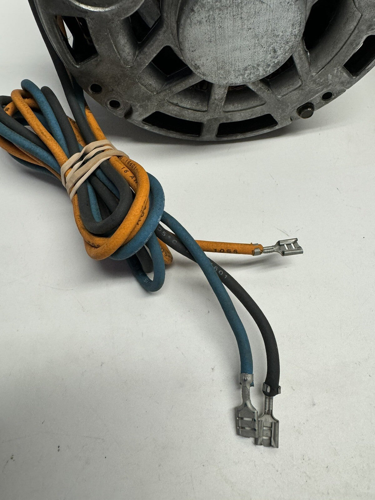 Motor GE Motors Carrier para ventiladores de condensador 5KCP39MF 460V HC39GE466A