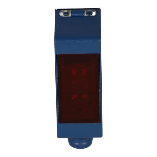 P1KL002 | WENGLOR Retro-Sensor, rango de 5000 mm, PNP NO/NC, IO-Link 1.1, luz roja, conector M8 de 4 pines