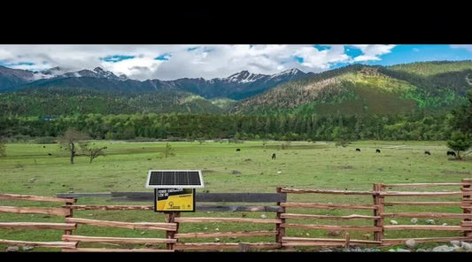 DC HOUSE Solar Powered Electric Fence Charger 15 Mile Electric Fence Energizer