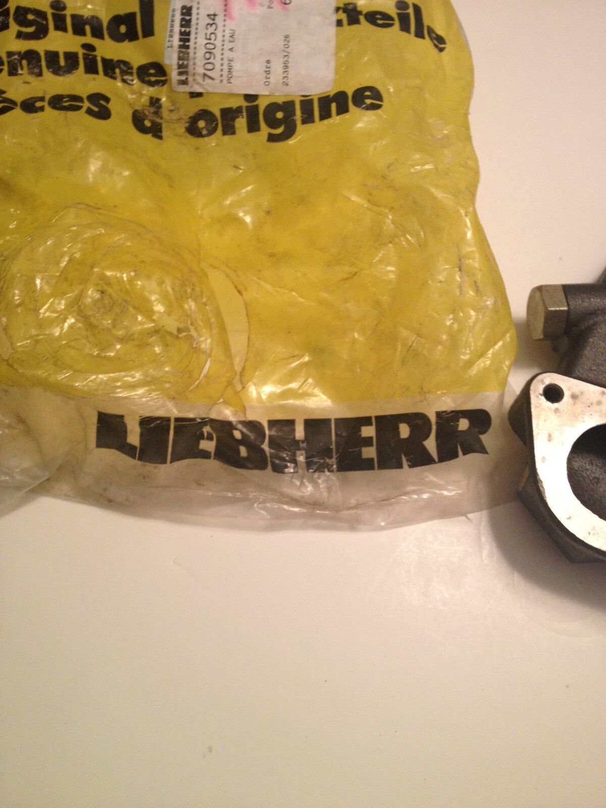 #7090534A Liebherr Bomba de agua