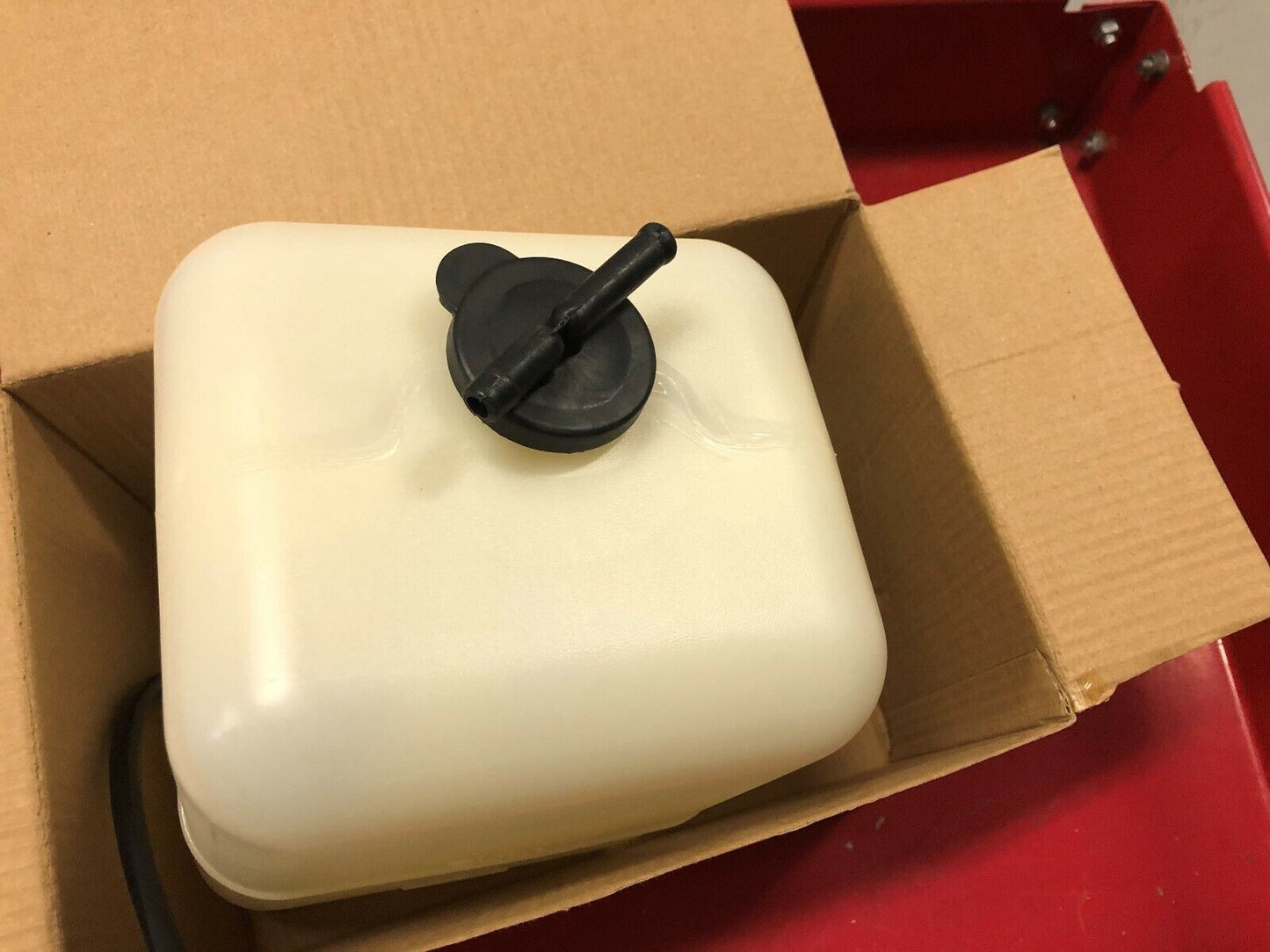 Komatsu Tank #20Y-06-15240